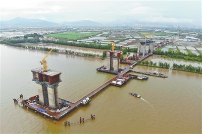 香海大橋(qiáo)工程(chéng)磨刀門特大橋(qiáo)主航道橋主(zhǔ)墩(dūn)挂籃施工
